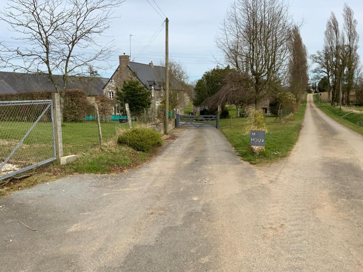 Welcoming And Peaceful Bed And Breakfast Fougerolles-du-Plessis Exterior foto