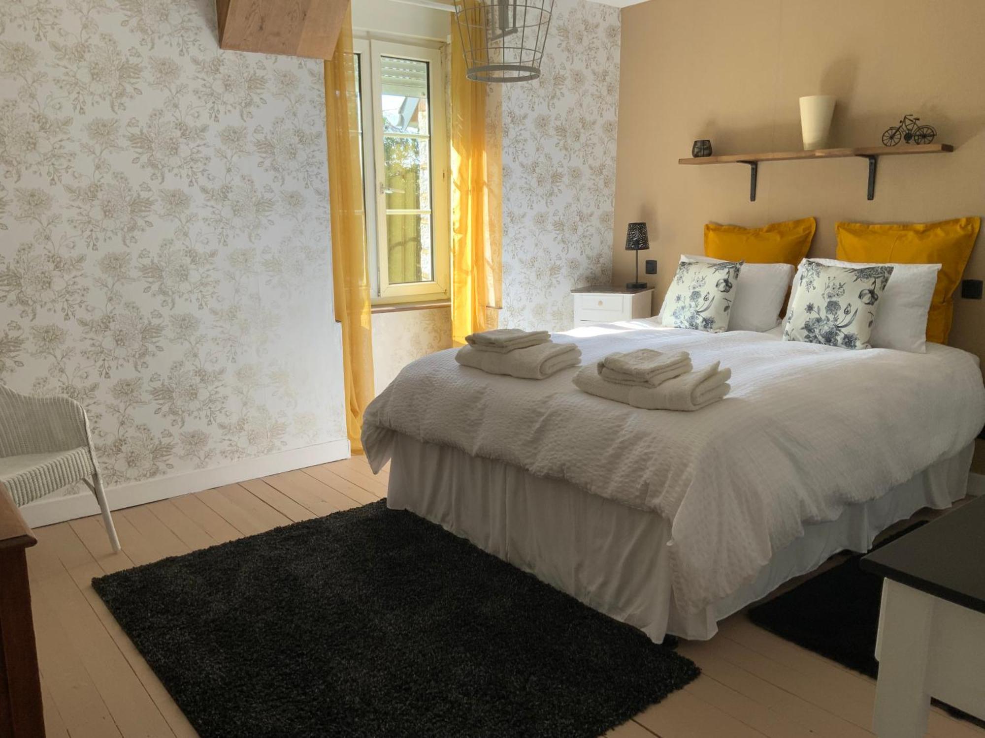Welcoming And Peaceful Bed And Breakfast Fougerolles-du-Plessis Exterior foto